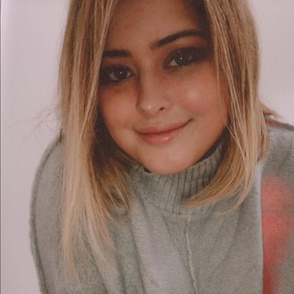 Meet your Posher, Courtney